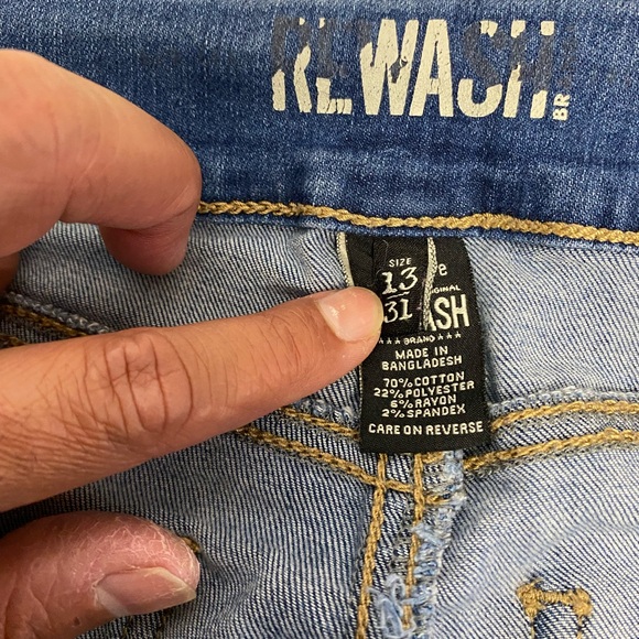 Rewash Women's High Rise fit and Flare Raw Edge Medium Wash Torn Hem Jeans 13/31 - Picture 10 of 10